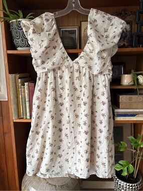 Women's Cream Floral Ruffle-Sleeve Dress